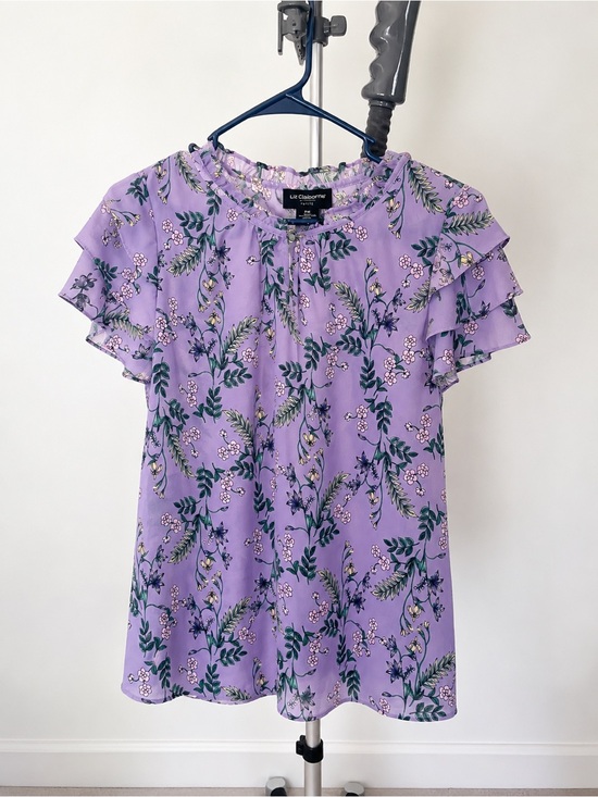 Liz Claiborne Tops - Liz Claiborne Lavender Floral Ruffle Sleeve Top